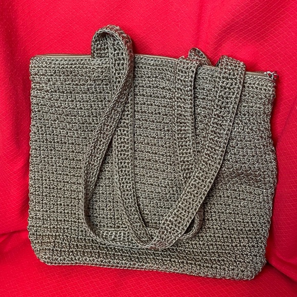 👜 The Sak Crochet Shoulder Bag in a Tan/Beige Color. 👜 - Picture 5 of 8
